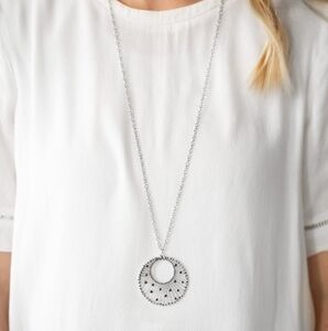Paparazzi Silver Geometric Pendant Necklace